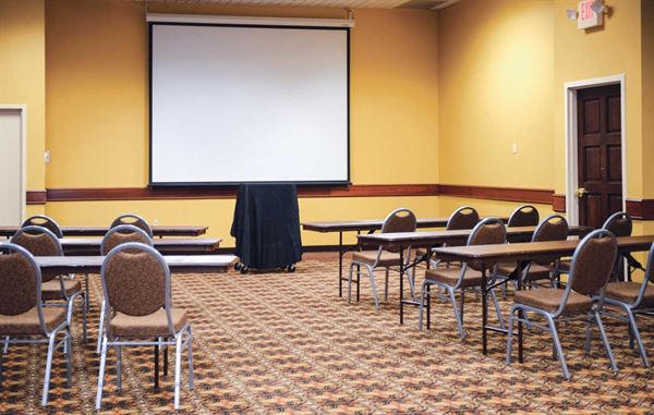 Quality Inn & Suites Starlite Village Conference Center