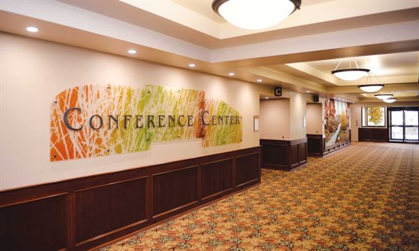 Quality Inn & Suites Starlite Village Conference Center