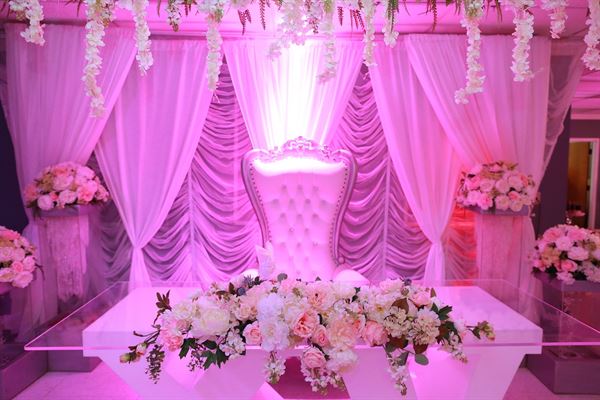 Elegante Ballroom (Regal Row)