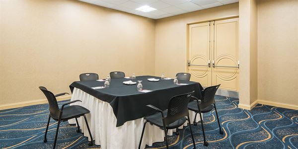 Crowne Plaza Ventura Beach