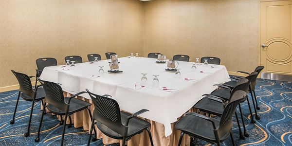 Crowne Plaza Ventura Beach