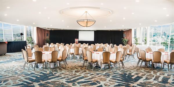 Crowne Plaza Ventura Beach