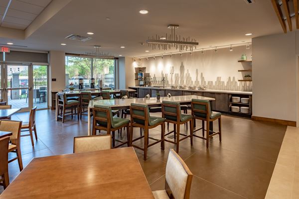 DoubleTree by Hilton Dallas-Farmers Branch