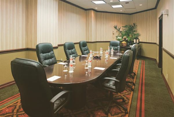 DoubleTree by Hilton Hotel Dallas Near the Galleria