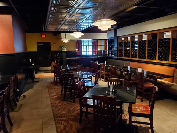 Lamberti's Ristorante and Wine Bar