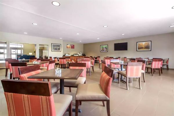 Comfort Suites Johnson Creek