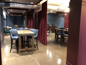 Quarter Lounge Exclusive