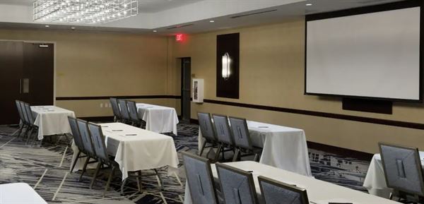 DoubleTree by Hilton Jamestown