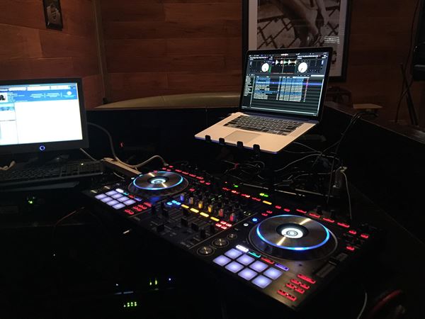 Double R Entertainment Group