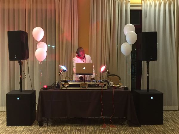 Double R Entertainment Group