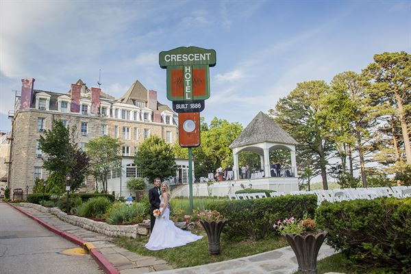 1886 Crescent Hotel & Spa