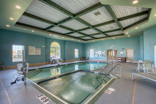 Holiday Inn Express & Suites Oshkosh-Sr 41