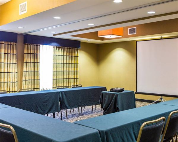 Cambria hotel & suites Madison