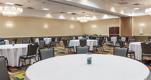 Holiday Inn Hotel and Suites OKC North