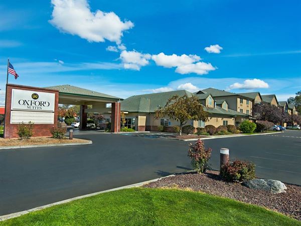 Oxford Suites Hermiston