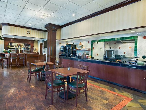 Oxford Suites Pendleton