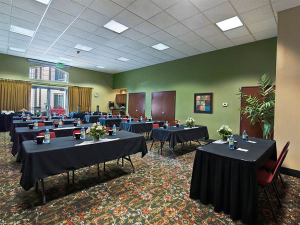 Oxford Suites Pendleton