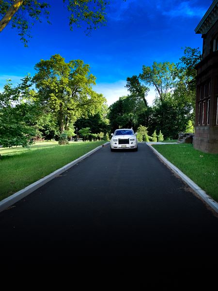 DLA Executive Limousine