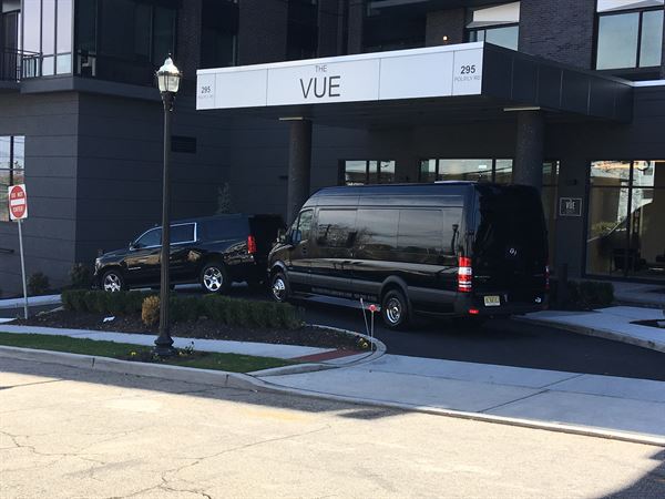 DLA Executive Limousine