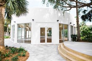 Tavern on the Island