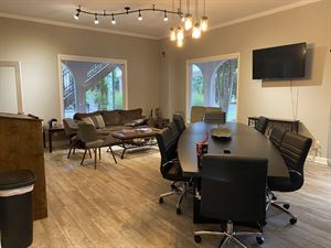 Tennessee River Lounge