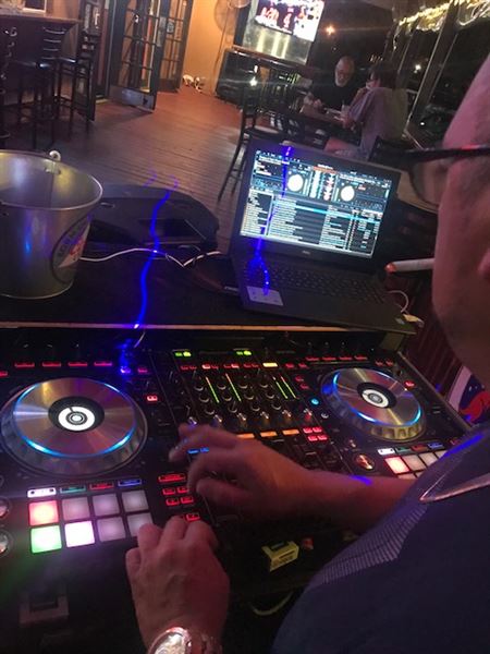 DJ R-SON ENTERTAINMENT LLC