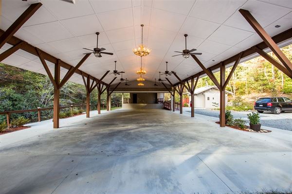 The Gathering Place at Roaring River Vineyards