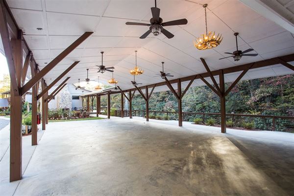 The Gathering Place at Roaring River Vineyards