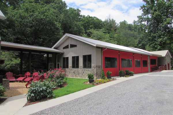 The Gathering Place at Roaring River Vineyards