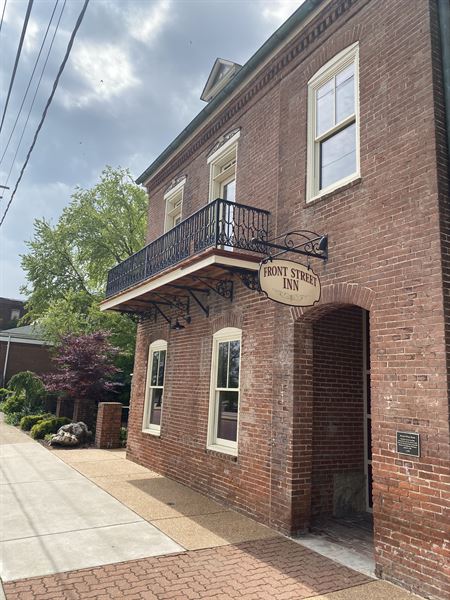 Front Street Cellars and Inn