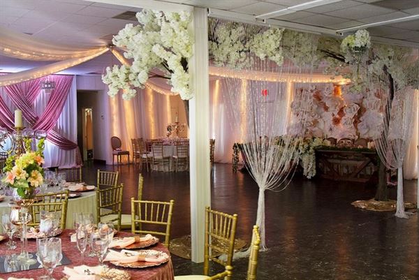 J&M Events/ Chandelier @Green Oaks