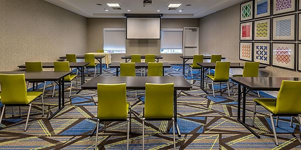 Holiday Inn Express & Suites Reno Airport