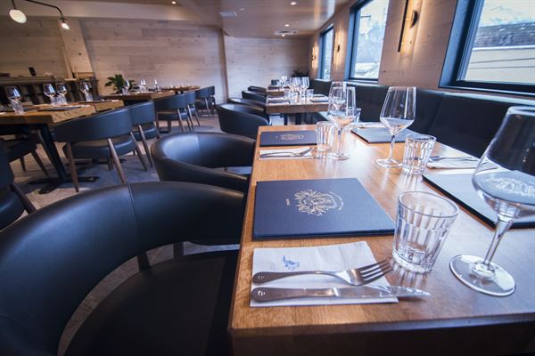 The Wynn Room, Earls Jasper