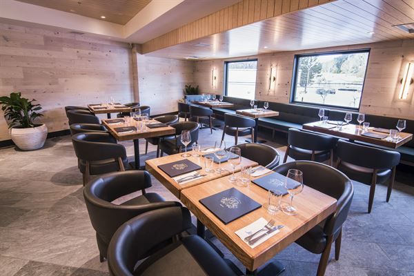 The Wynn Room, Earls Jasper