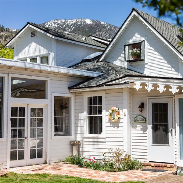 White House Inn Genoa