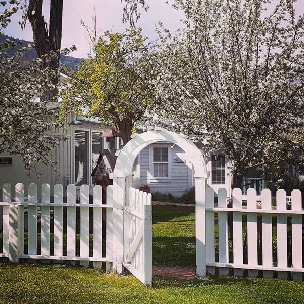 White House Inn Genoa