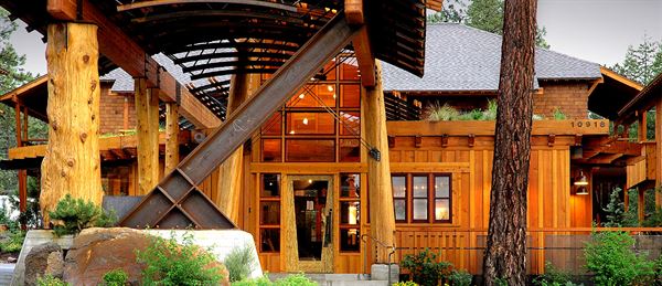 The Cedar House Sport Hotel