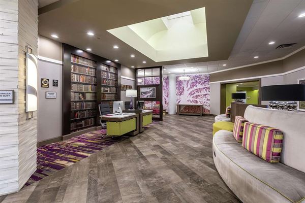 DoubleTree by Hilton Hotel Winston Salem - University