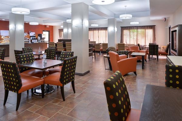 Holiday Inn Express & Suites Kingman