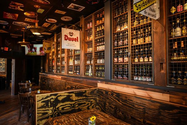 Café Hollander Hilldale