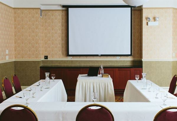 Carleton Of Oak Park