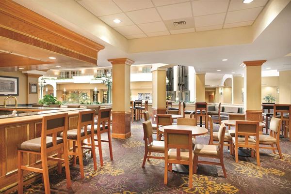 Embassy Suites Greensboro - Airport