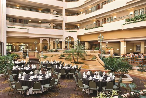 Embassy Suites Greensboro - Airport