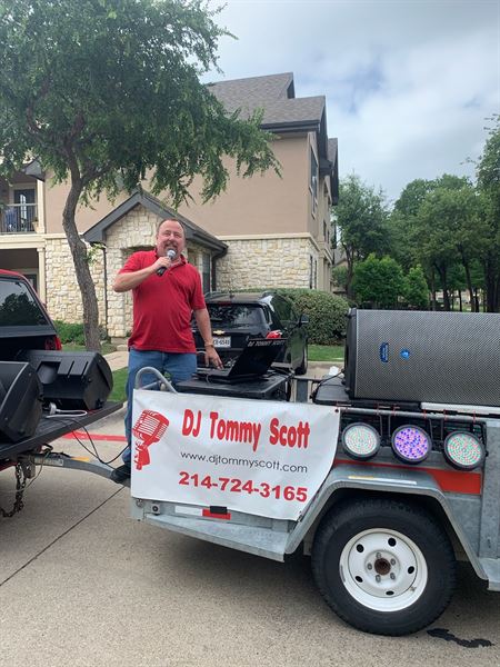 DJ Tommy Scott