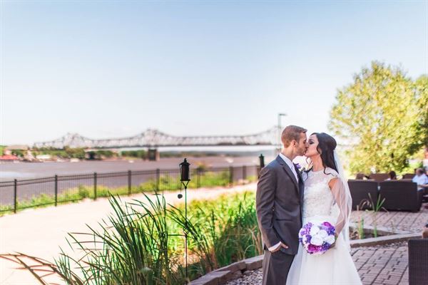 Embassy Suites by Hilton East Peoria Riverfront Hotel & Conference Center