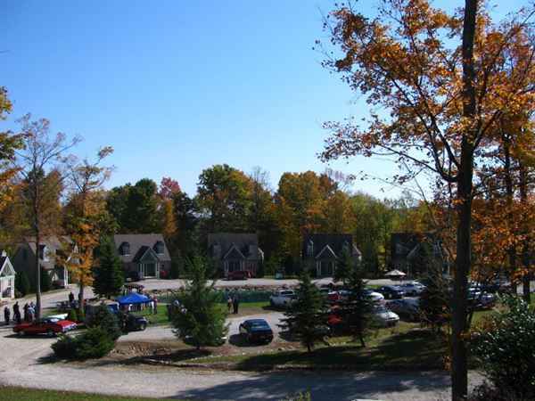 Spruce Hill Inn & Cottages