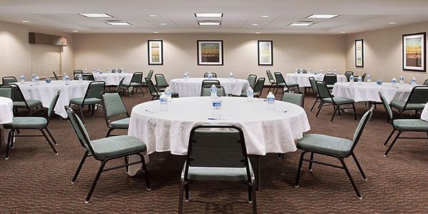 Holiday Inn Express & Suites Zanesville North