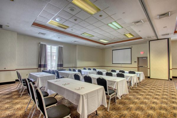 Comfort Suites Milwaukee Airport