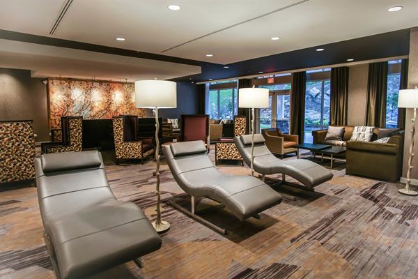 Courtyard By Marriott Lenox Berkshires