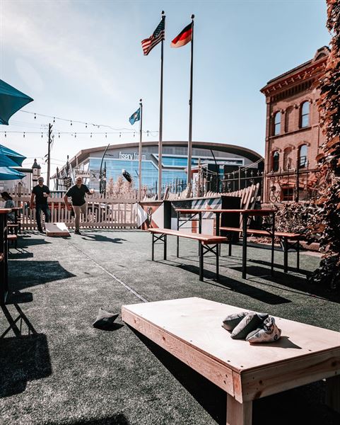 Mader's Restaurant & Catering